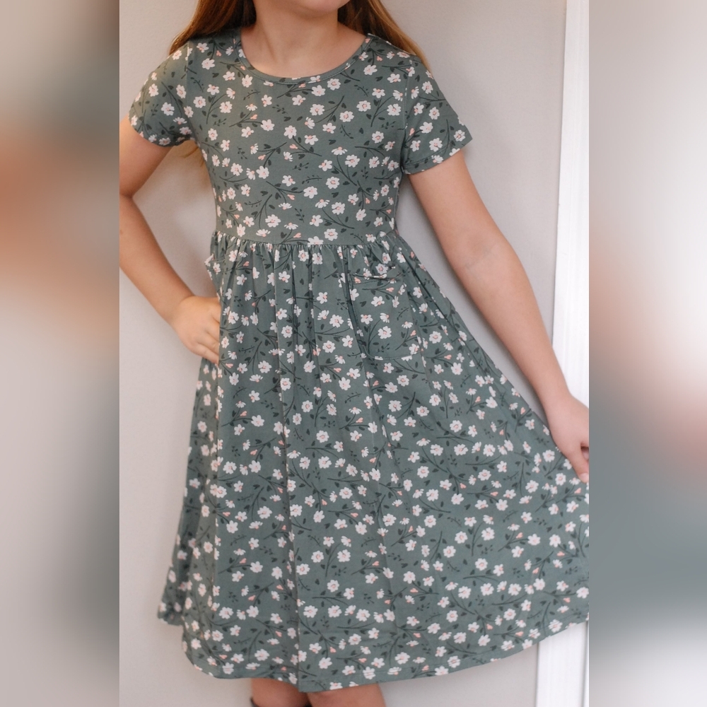 Daisy Blooms Cotton Floral Green Kids Girls Dress Matching Mommy & Me
